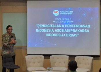 Prof. Suhono H. Supangkat, selaku Ketua APIC