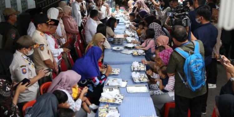 Pemerintah Luncurkan Program Makan Bergizi Gratis untuk Ibu Hamil, Ibu Menyusui, dan Balita