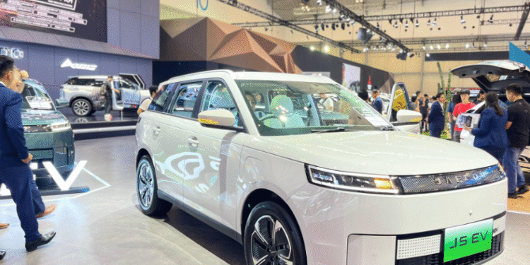 Jaecoo Dorong Hybrid Canggih Lewat Peluncuran J7 SHS dan AWD di GIIAS 2025