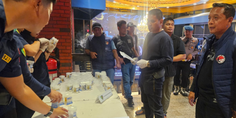 Ditresnarkoba Polda Jatim Razia Tempat Hiburan Malam Surabaya, 20 Pengunjung Positif Narkoba #ReserseBekerja