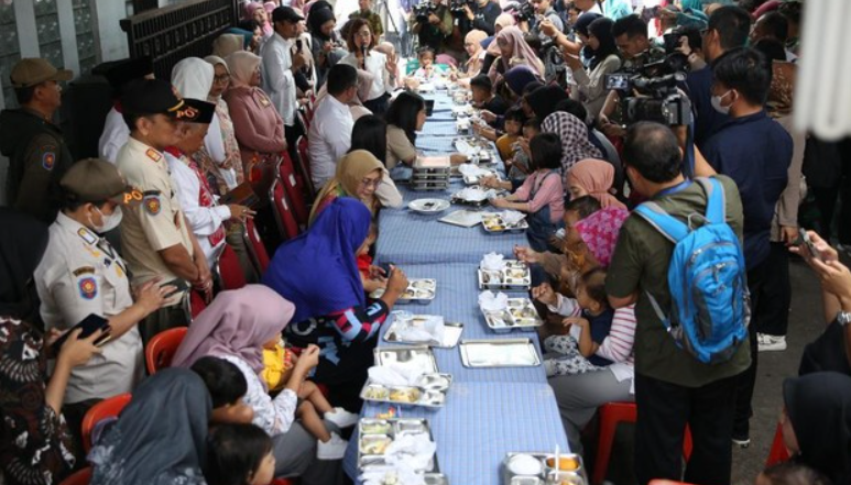 Pemerintah Luncurkan Program Makan Bergizi Gratis untuk Ibu Hamil, Ibu Menyusui, dan Balita