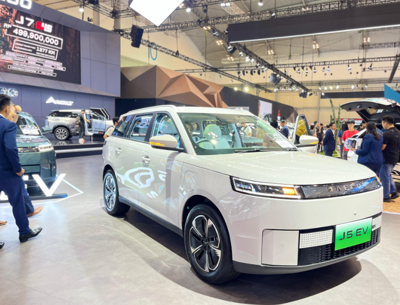 Jaecoo Dorong Hybrid Canggih Lewat Peluncuran J7 SHS dan AWD di GIIAS 2025